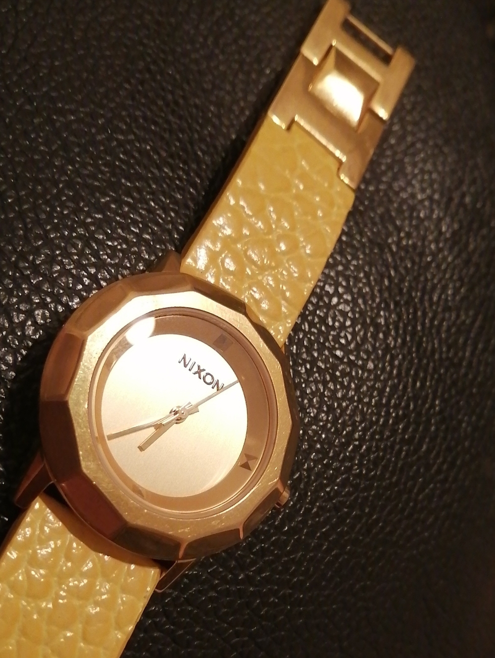 Nixon The Bobbi Daringly Edgy Vintage Watch Genuine Leather Gold Tone Bracelet